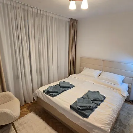 Shakespeare Apartment *